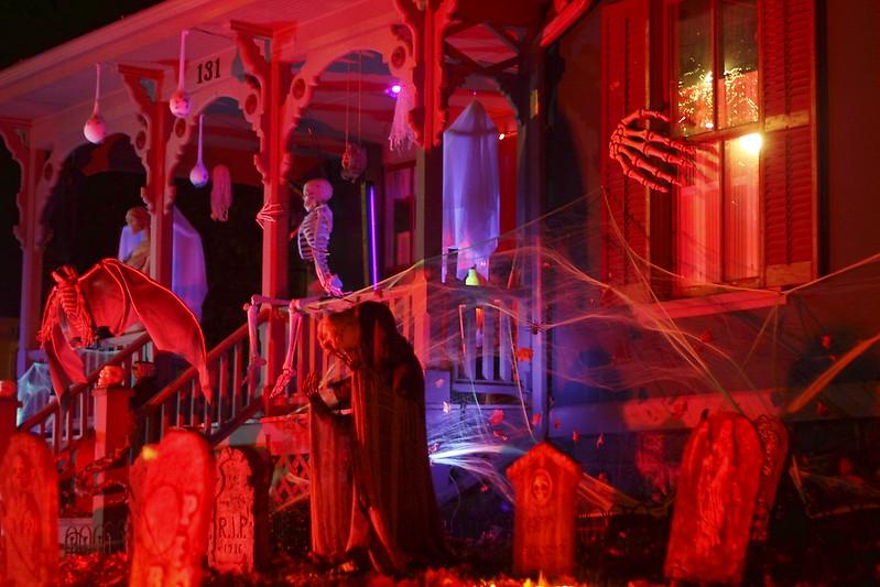 Photo credits: "Halloween Party" by (^^RaviN^^) is licensed under CC BY 2.0.
