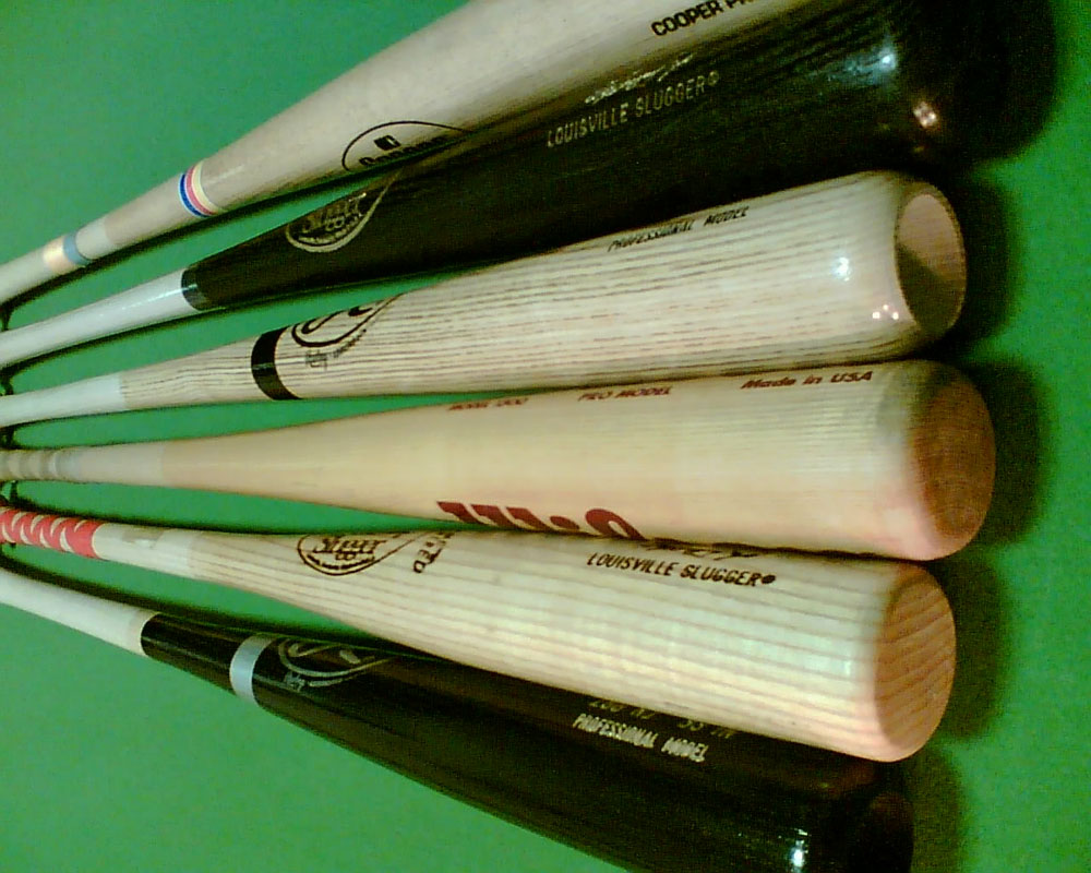 "Baseball bat 1" by Spitzgogo_CHEN (Nokia 6230i) is licensed under CC BY 2.0.