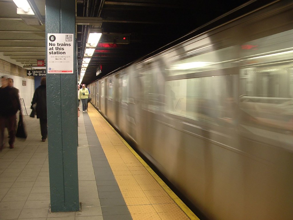 " NYC Train " de celikins está bajo la licencia CC BY-NC-ND 2.0 .